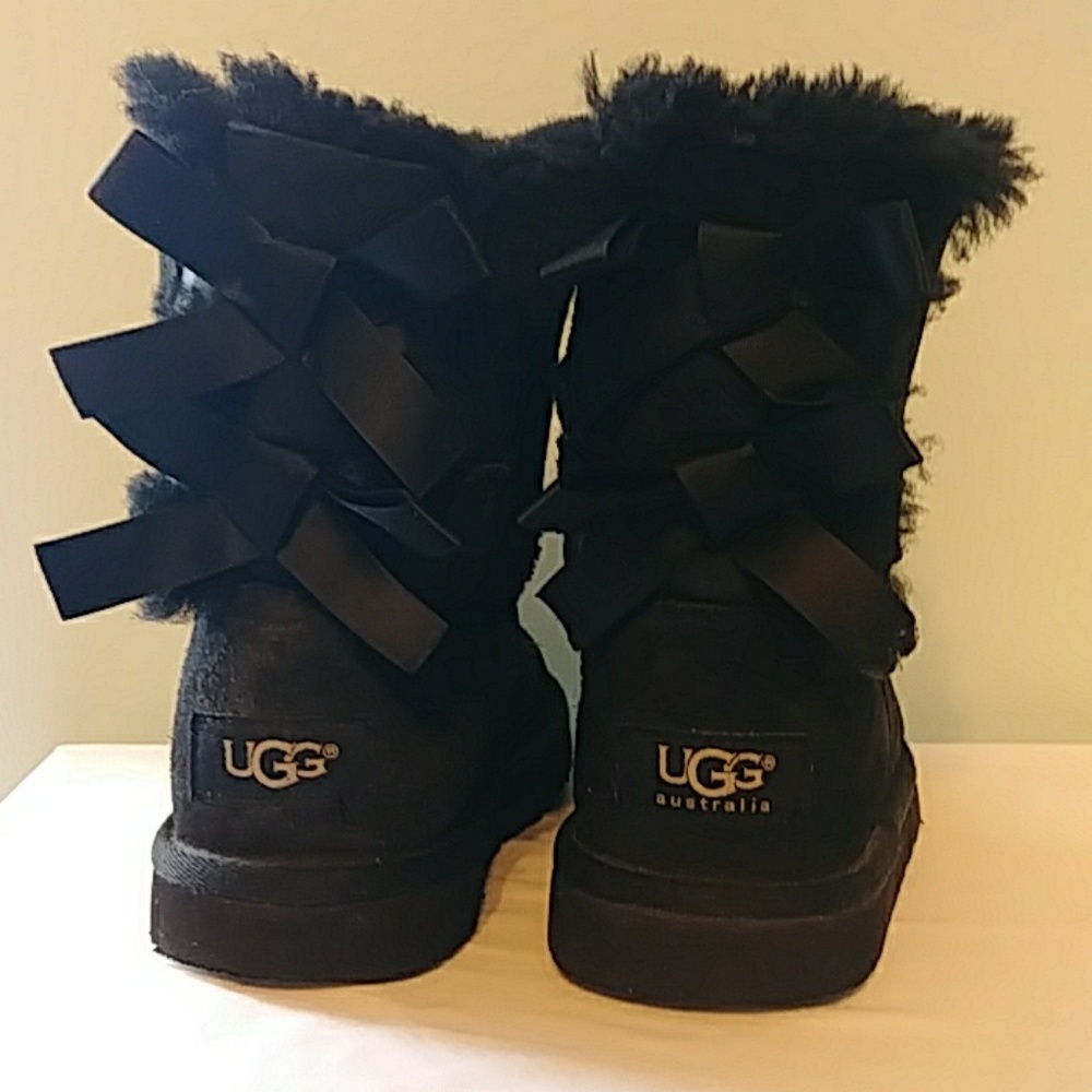 Girls 13 Bailey Bow Uggs